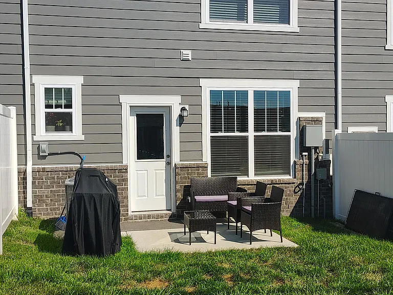 2719 Fordham St — Photo 15