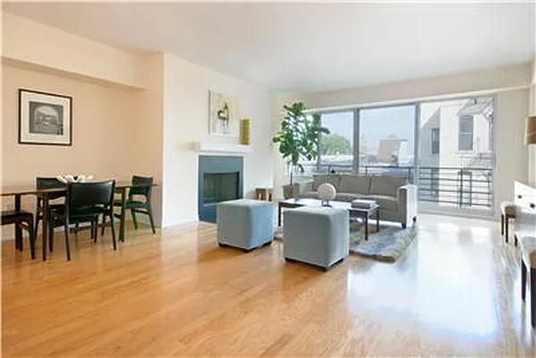 Sold by Warburg | media 7
