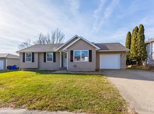 309 W Dougherty Dr, Lone Tree, IA 52755