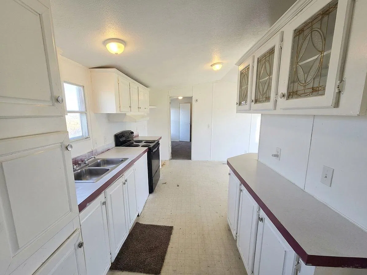 3 bed, 1000 sqft, $1,035 — Photo 3