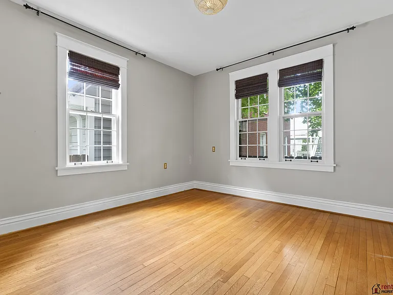1041 Fontaine Rd — Photo 15