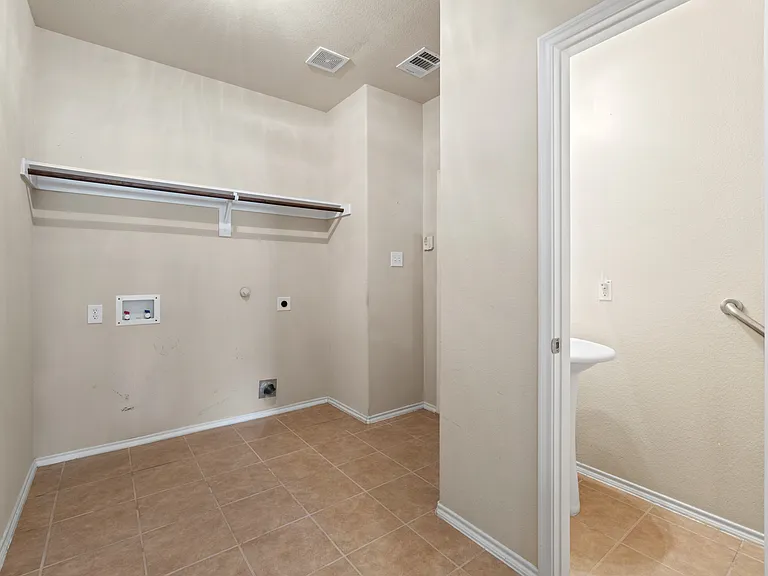9716 Mulligan Dr — Photo 9