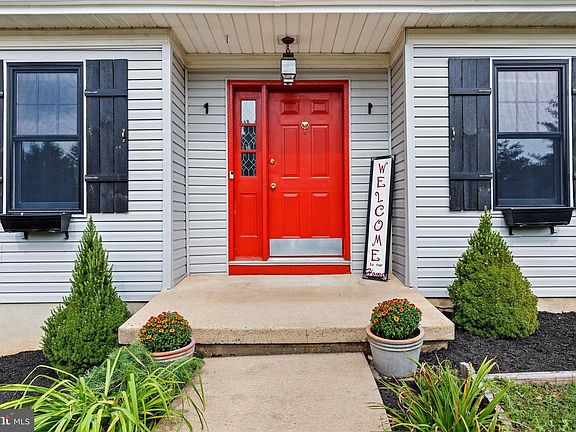 5th image of 1769 Rainbow Cir