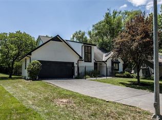 929 Saint Andrews Dr, Kansas City, MO 64145