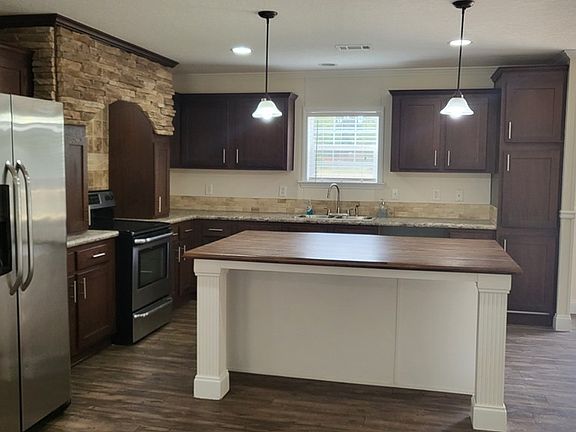 4th image of 211 Smiley Loop Rd