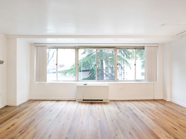 922 24th St NW APT 204