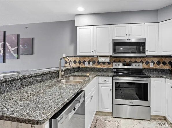 1481 Ledges Dr #633, Osage Beach, MO 65065