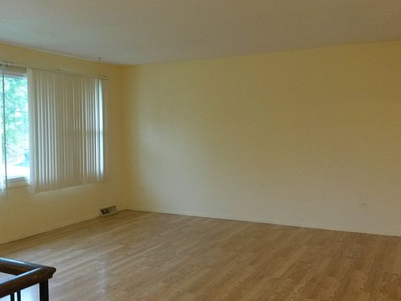 3rd image of 22419 Theisen Ave