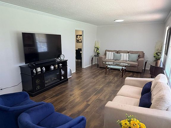 3rd image of 1540 Cedar Bend Rd N