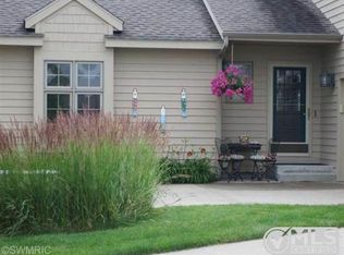 3431 Pigeon Hill Ct, Muskegon, MI 49441