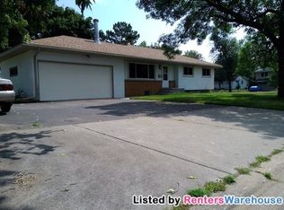 6400 Xerxes Ave N, Brooklyn Center, MN 55430