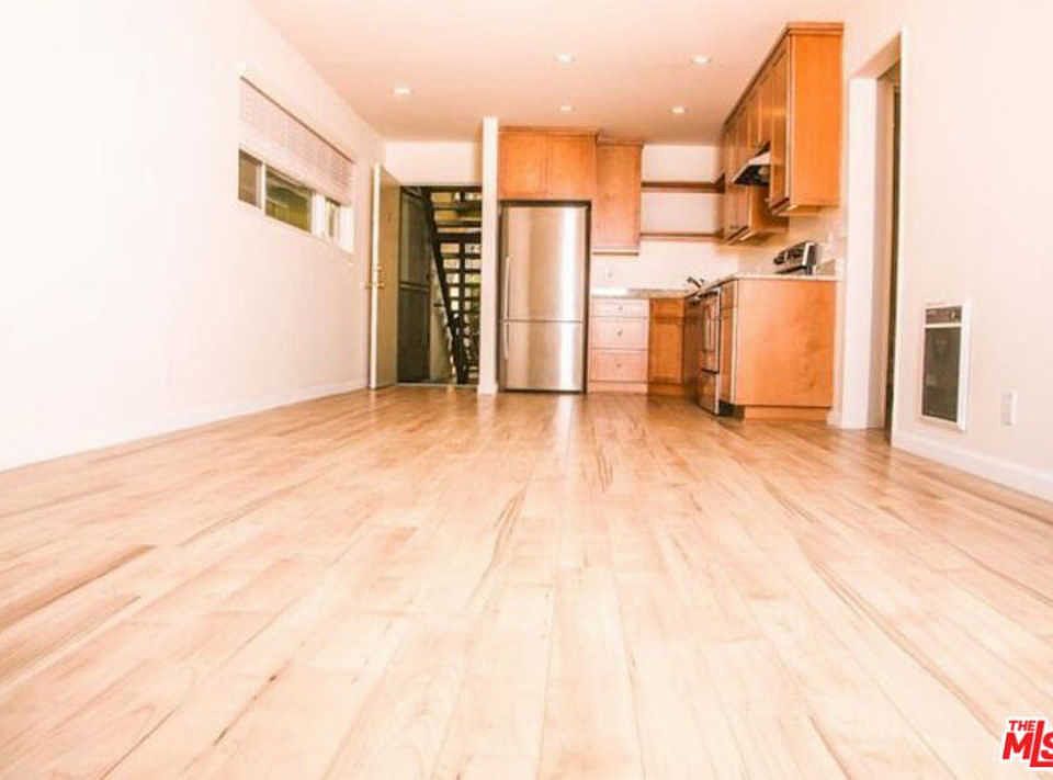 2nd image of 1914 Pacific Ave APT 2
