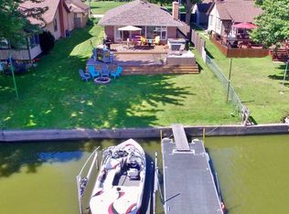 5141 Browns Beach Rd, Rockford, IL 61103