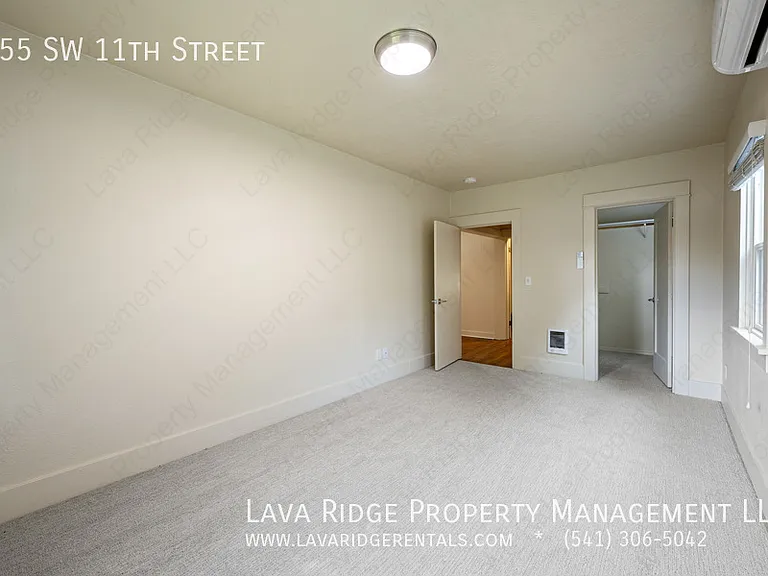 655 SW 11th St — Photo 18