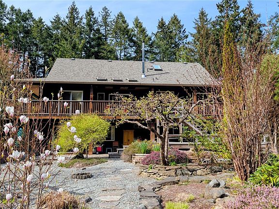 2nd image of 540 Berg Rd