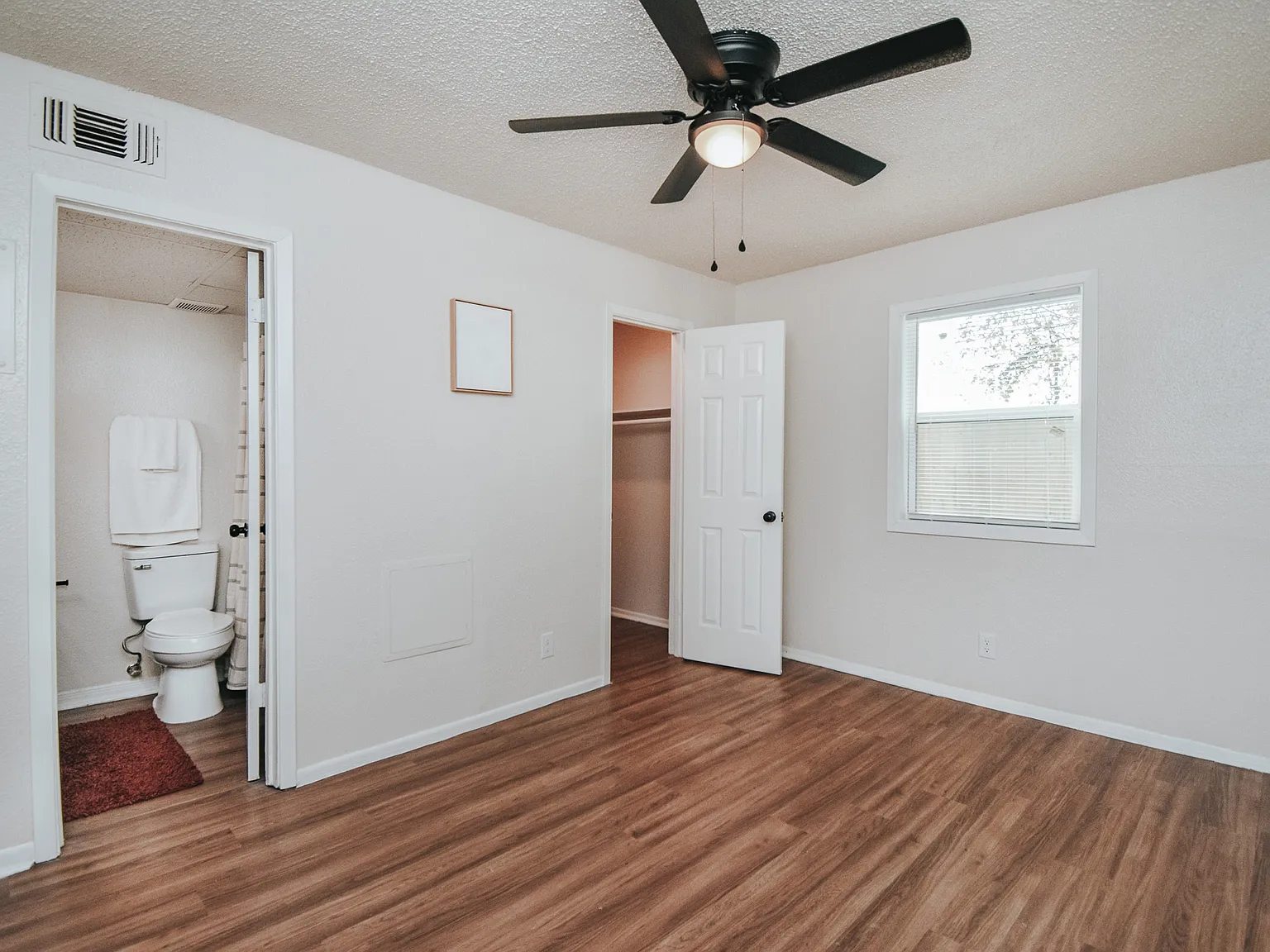 The District Apartments at Brazos — Photo 4