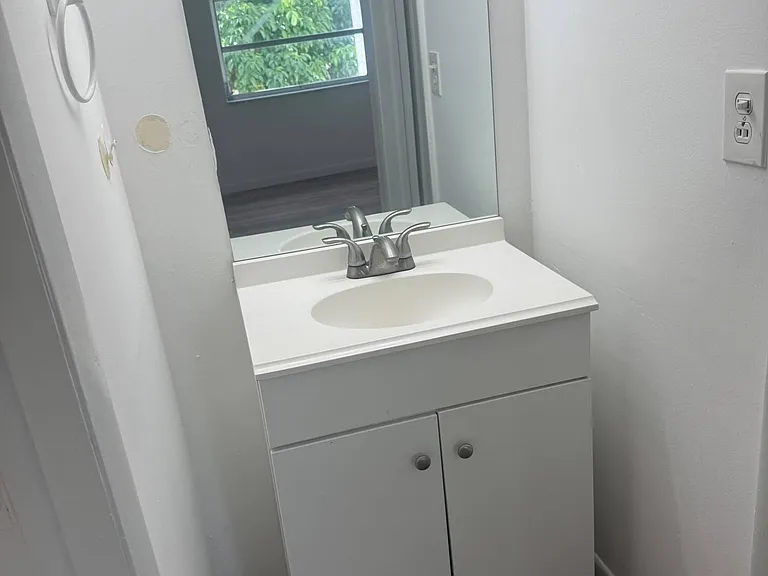 618 NW 13th St #360 — Photo 9