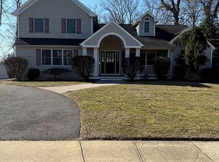 74 Lake Shore Dr, Red Bank, NJ 07701