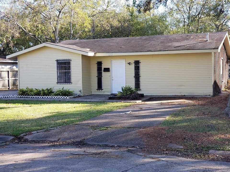 1st image of 2909 Tarpey Ave
