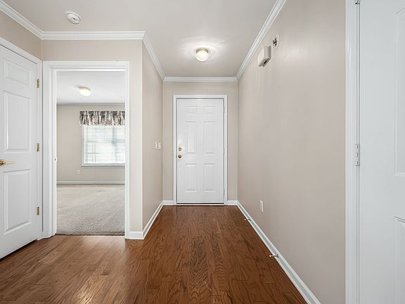 3rd image of 617 Village Green Cir