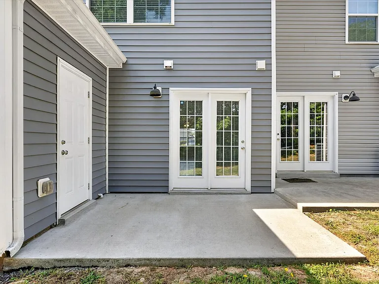 645 Stowe Ct #L — Photo 31