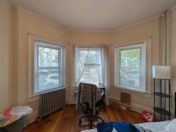 387 Harvard St Suite 1L, Brookline, MA 02446