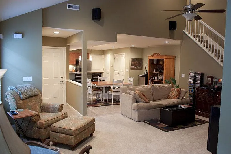 3 bed, 2.5 bath, 1820 sqft, $1,850 — Photo 4