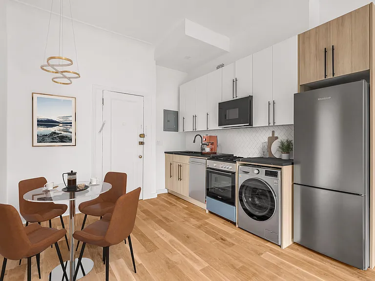638 W End Ave #3 — Photo 2