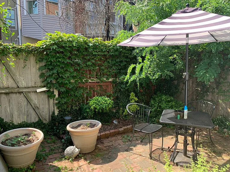 828 Corinthian Ave #1 — Photo 37