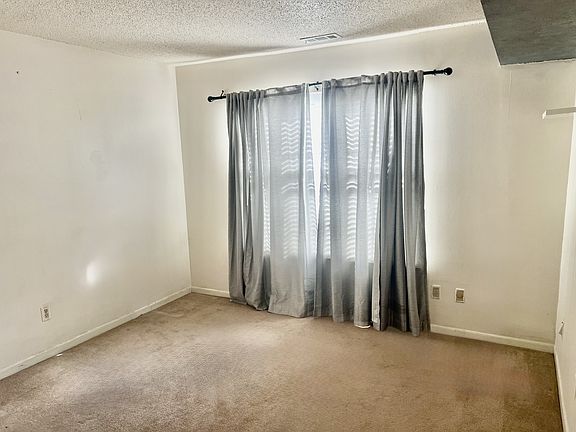 4th image of 701 Granville Rd