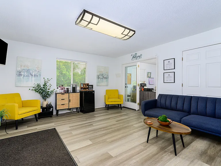 4405 NW Dmons Dr — Photo 15