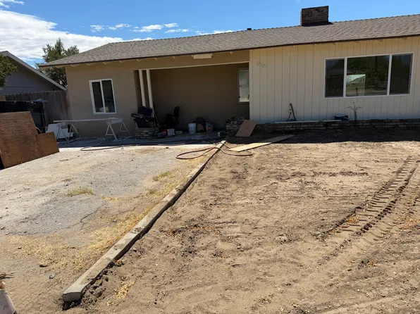 19171 Santa Ana Ave, Bloomington, CA 92316
