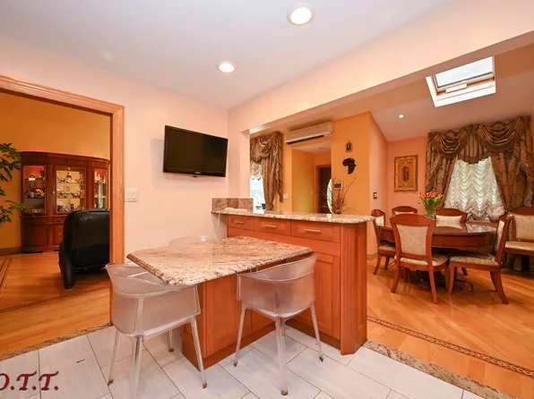 47 Gaylord Drive North image 5 of 21