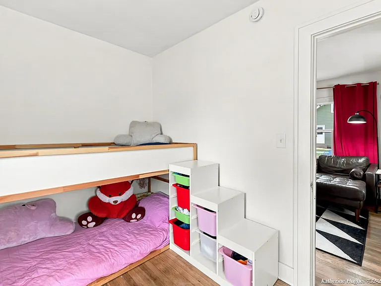 1250 Emerald Ave NE — Photo 8