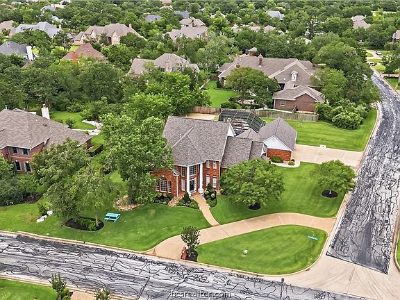 2nd image of 2917 Camille Dr