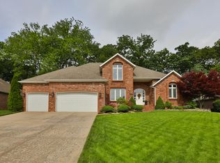 2539 S Forrest Heights Ave, Springfield, MO 65809