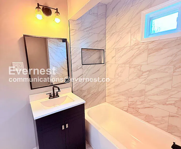 2047 Seward Ave — Photo 14