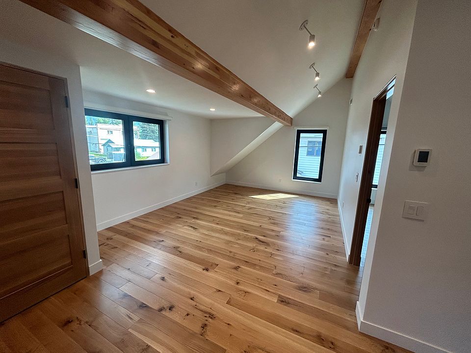 1st image of 515 Pine St