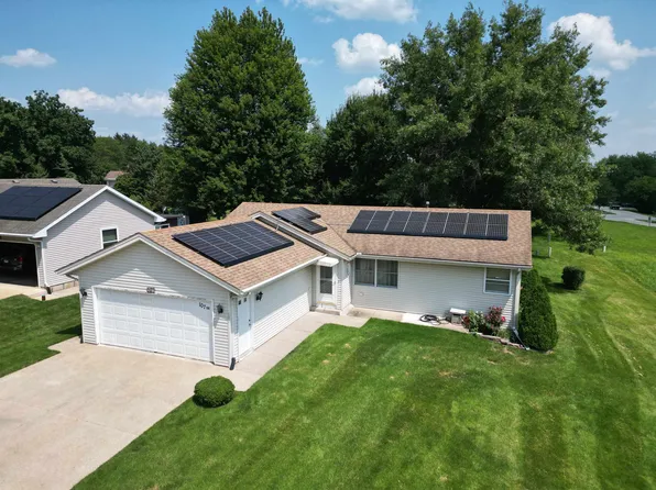 107 Queens Pl SE, Poplar Grove, IL 61065