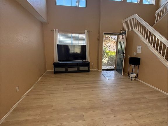 4th image of 200 River Rock Ct
