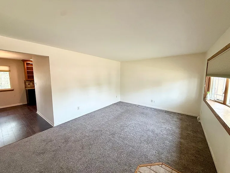 3126 W 5th St — Photo 5