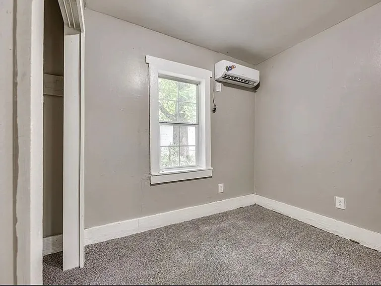 407 SE 25th St — Photo 11