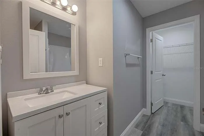 304 Corsica Ct #B — Photo 2