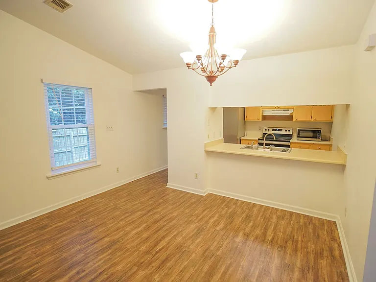 2418 Ian Dr — Photo 4