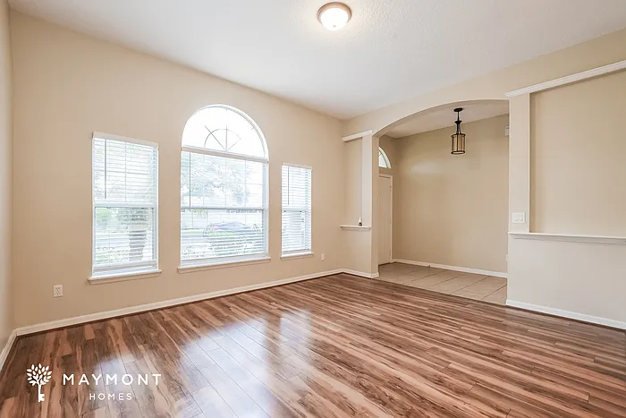 3 bed, 2.0 bath, 1991 sqft, $2,445 — Photo 3