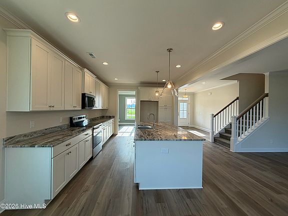 5th image of 818 Tupelo Tree Drive