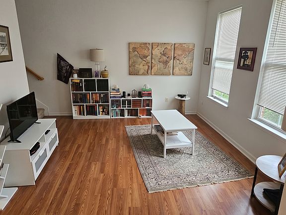 3rd image of 1611 E Fairmount Ave