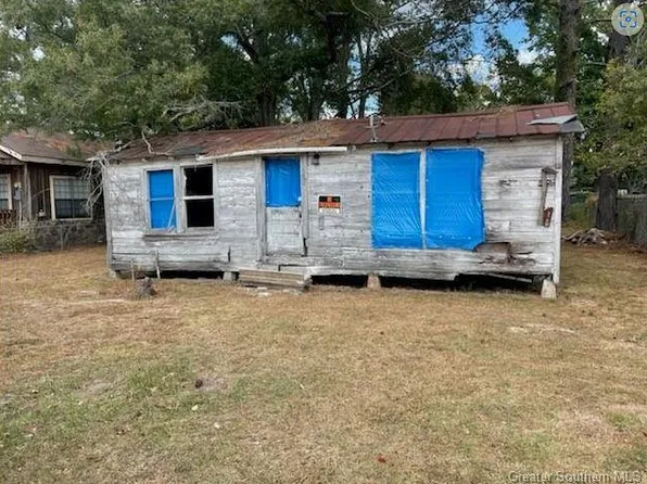 102 E Erwin St, Oakdale, LA 71463
