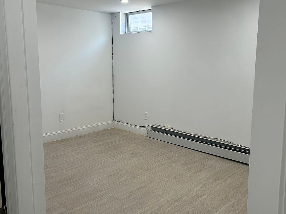 1st image of 1827 Waterloo Pl Floor 1