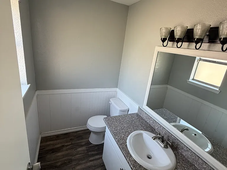 4602 Orange Cir N — Photo 11